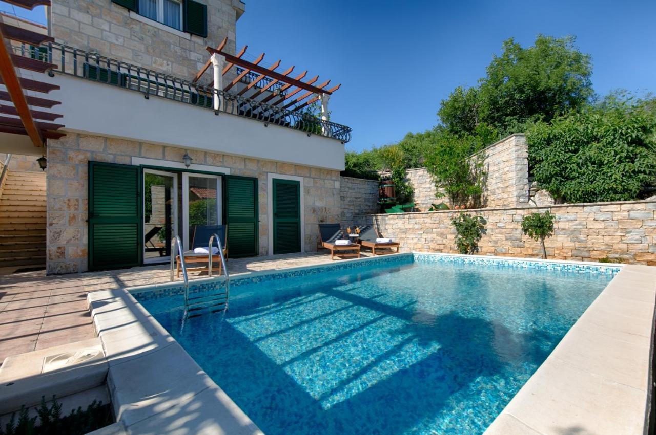 Villa Demi Pucisca Exterior photo